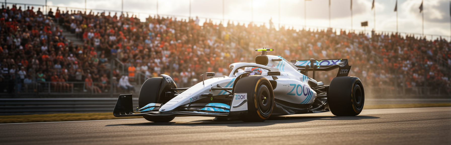 Carro de fórmula 1 da Zoox a frente do público da corrida